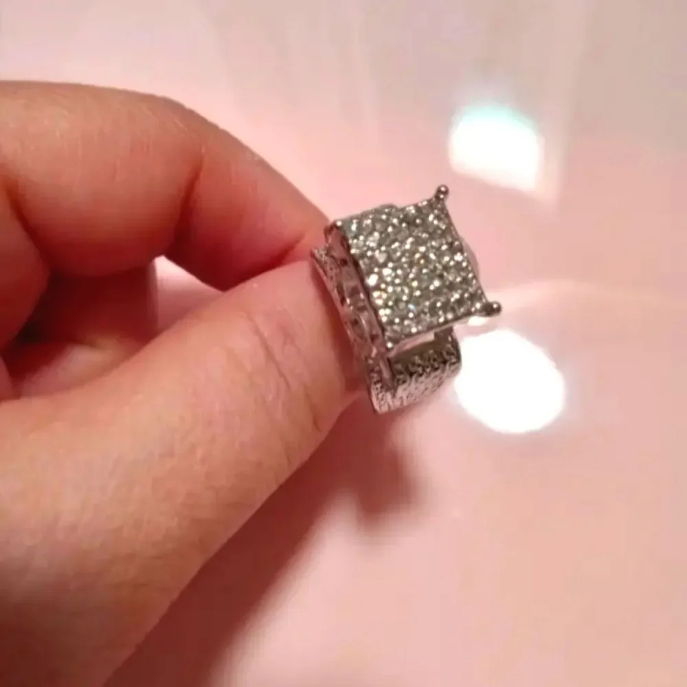 Unisex diamond Wedding ring sz 9